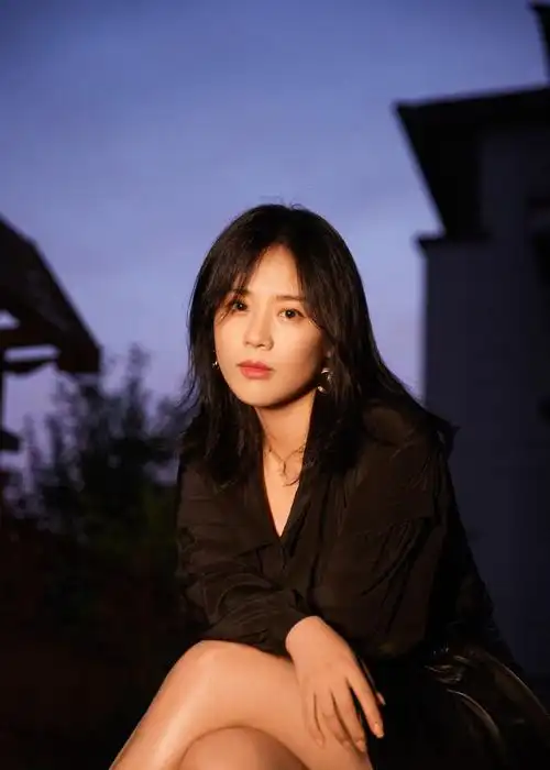 马思纯花苞半裙甜酷写真图片12