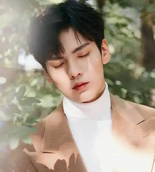 12位有痣的男明星,品品谁的最欲!_赵磊_毕雯珺_张真