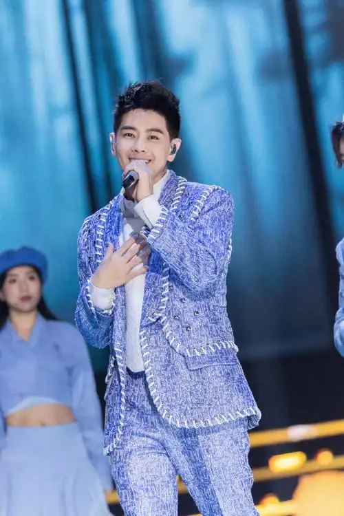 林志颖官宣加盟华纳音乐