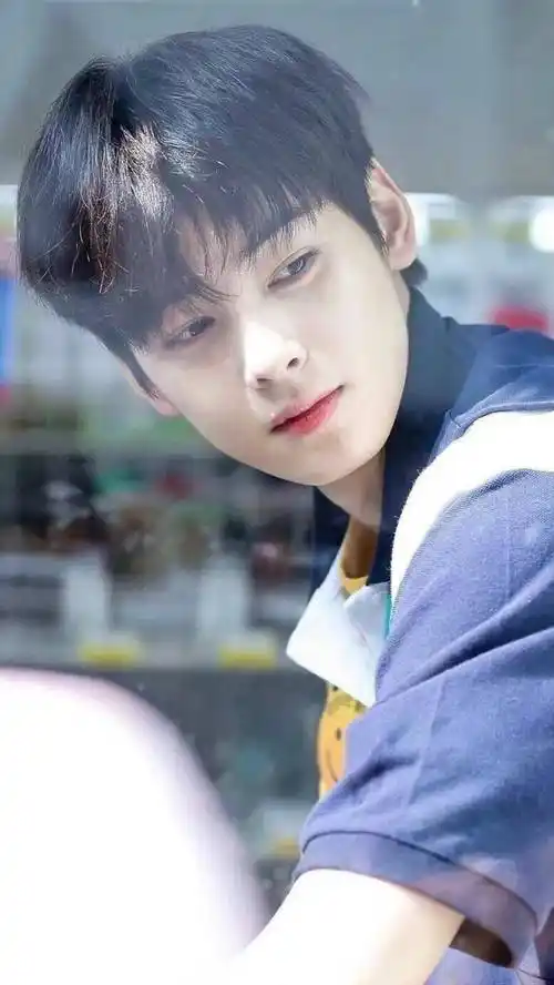 车银优这张脸,长颗痘痘怎么了?_帅哥_时尚_长相