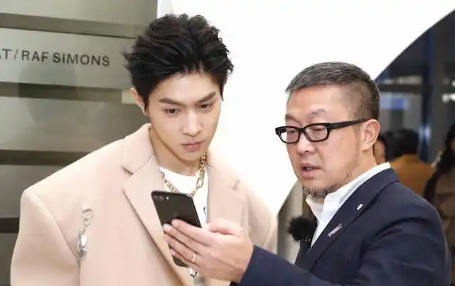 策展人马伯骞和父亲建筑师马清运