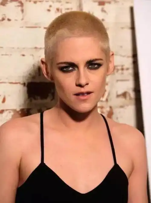 克里斯汀·斯图尔特(1990年4月9日)