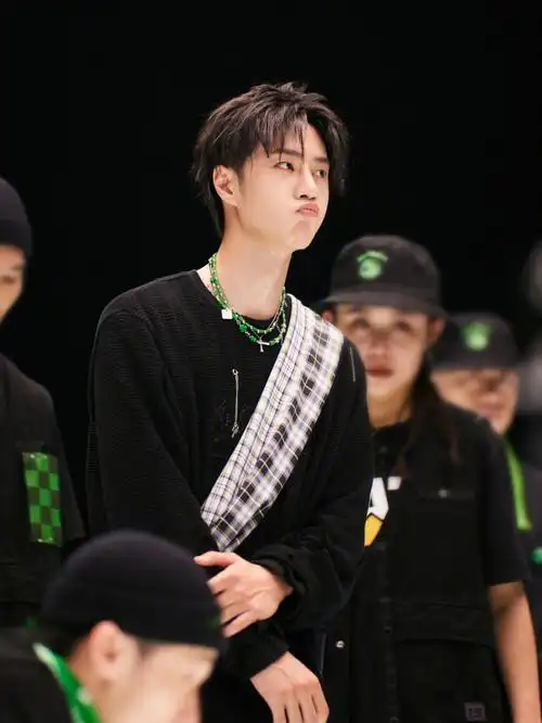 这就是街舞开始啦跳舞的王一博在发光