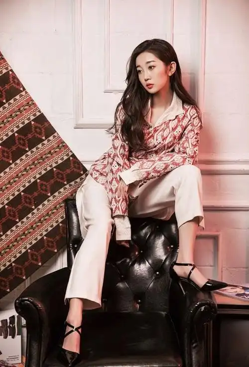 陈嘉男曾经在《欢乐喜剧人》,《金牌喜剧班》等小品舞台上都有出色