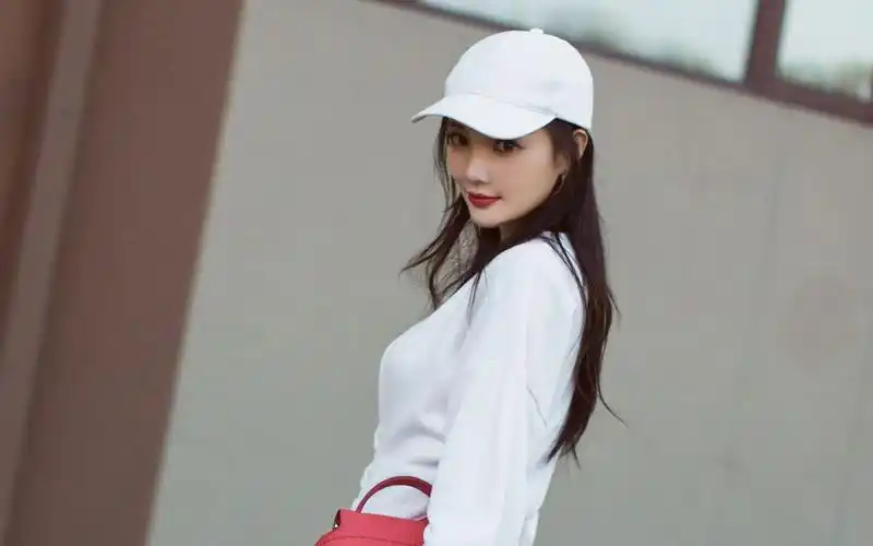 电脑壁纸 明星 大陆明星 时尚女神李小璐气质写真