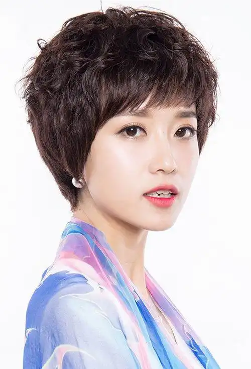 四十岁女人染什么颜色好看短头发这样打理最时髦