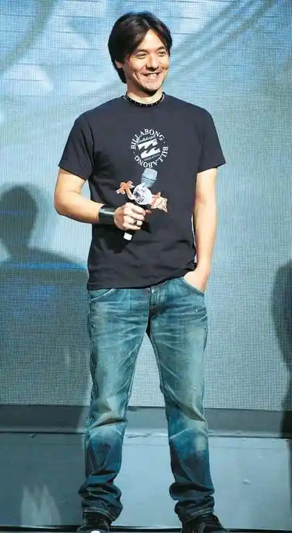 被彭于晏挖苦嘴角含春 冯德伦默认恋舒淇(图)