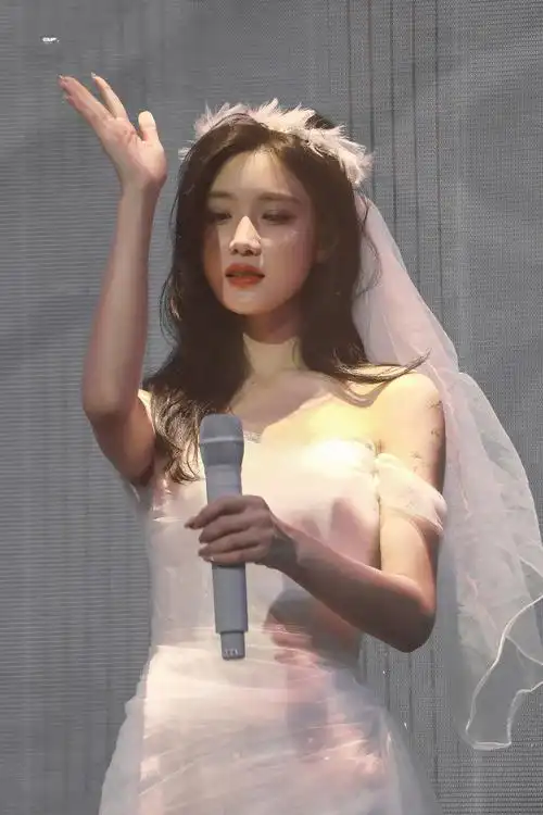 陈意涵estelle超话37323938353636 ·3639  38