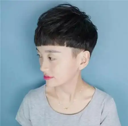 短发"剃鬓角"2018年流行款|短发|鬓角|发型_新浪新闻