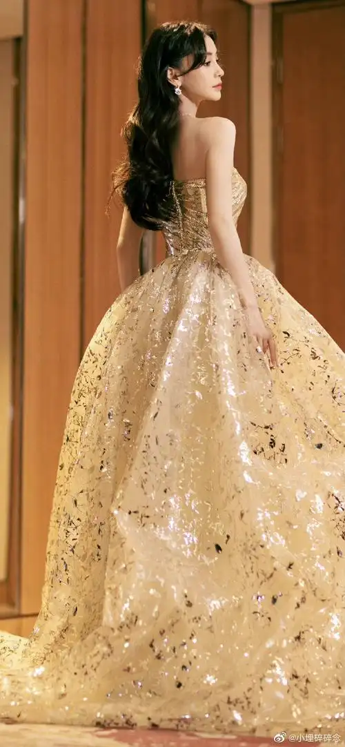 女明星与礼服 杨颖 李一桐 鞠婧祎 古力娜扎 迪丽热巴 关晓彤