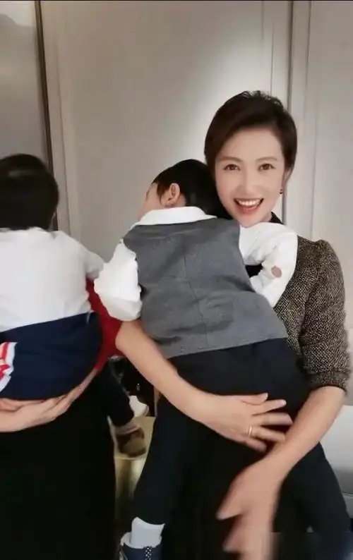刚强儿子刚好近照妻子也是主持人北京台一姐徐春妮的不凡人生