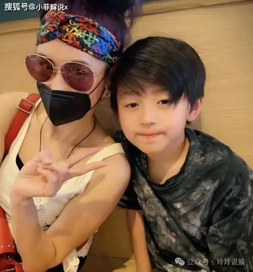 原创张柏芝大儿子近照曝光皮肤黝黑胡子拉碴与谢霆锋差异显著