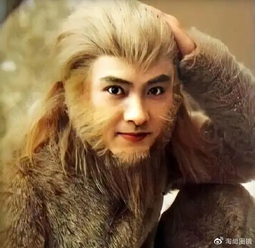 他大红大紫却零绯闻,视发妻如宝,称男人要忍住诱惑,他是张卫健