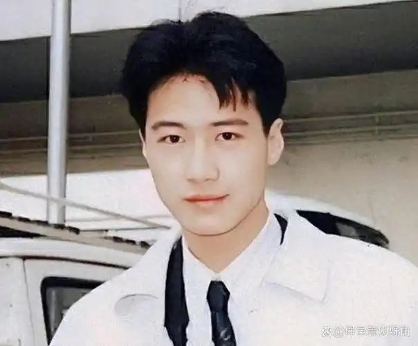 黎明唱不过张学友跳不过郭富城碌碌无为的他凭啥被称为天王