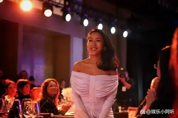 吉克隽逸:卖惨炫富当小三,立了多年的"淳朴"人设,"崩塌"了