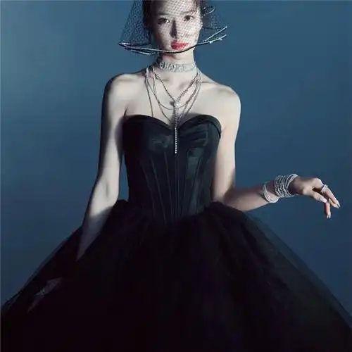 影楼婚纱礼服黑色缎面收腰齐地蓬裙旅拍超仙梦幻婚纱