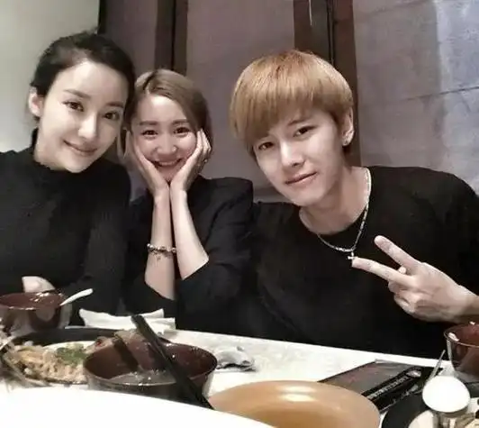 曝当红一线小生婚内出轨已离婚两年,任嘉伦被推至风口浪尖_腾讯新闻