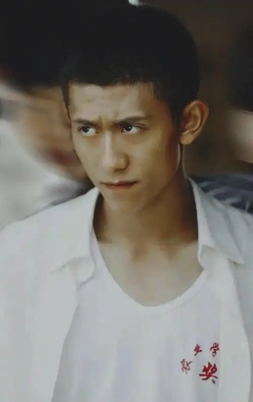 张一山这个痞帅痞帅的暖男