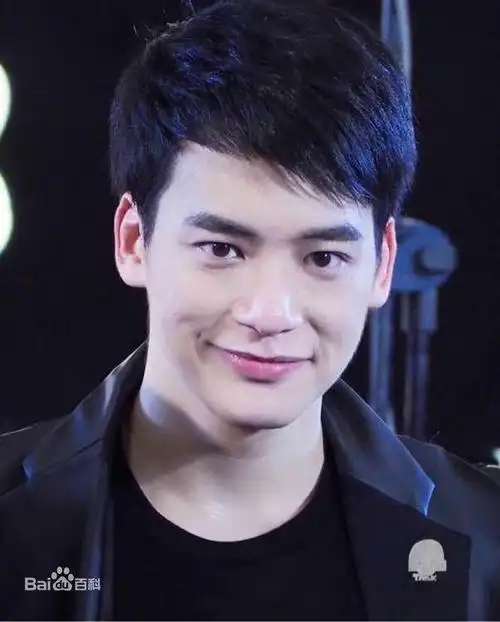 泰国演员pong确诊感染新冠肺炎,曾主演泰剧《天使之争》(纳瓦君拉纳拉