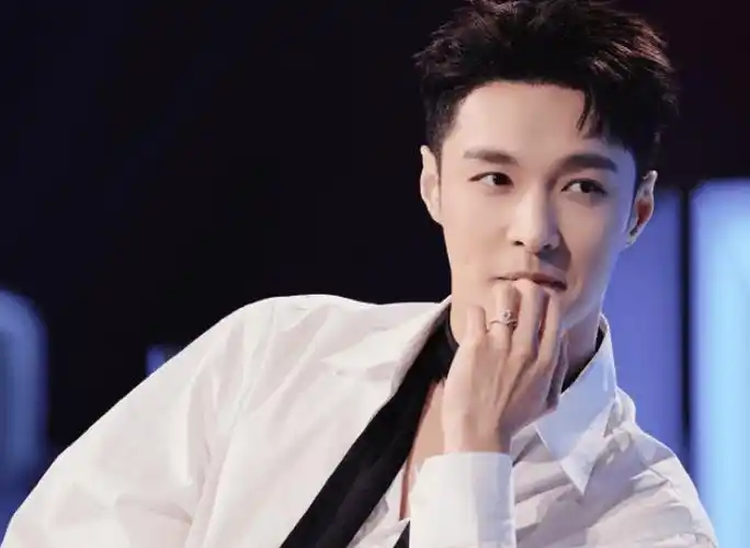 谁说张艺兴离不开"偶像包袱"?