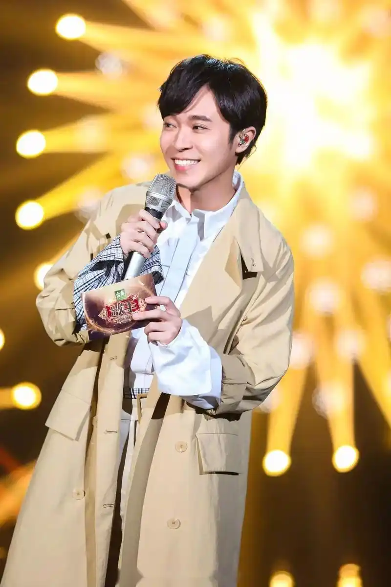 《我是歌手》2019第3期踢馆赛歌单——吴青峰-《起风了》,逃跑计划