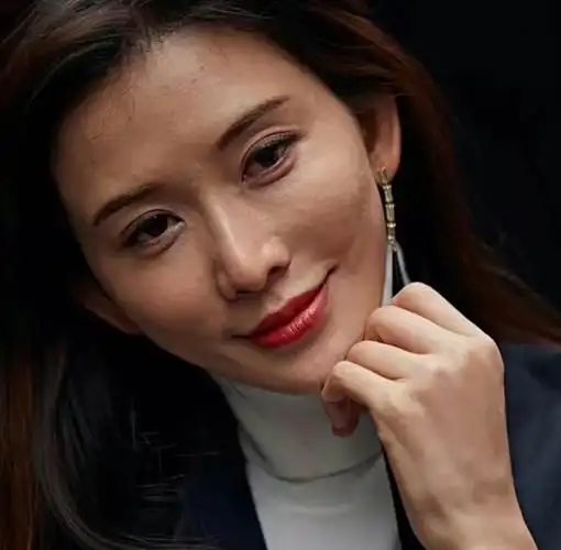 林志玲48岁拍广告曝光未修图照网民惊叹依旧甜美动人