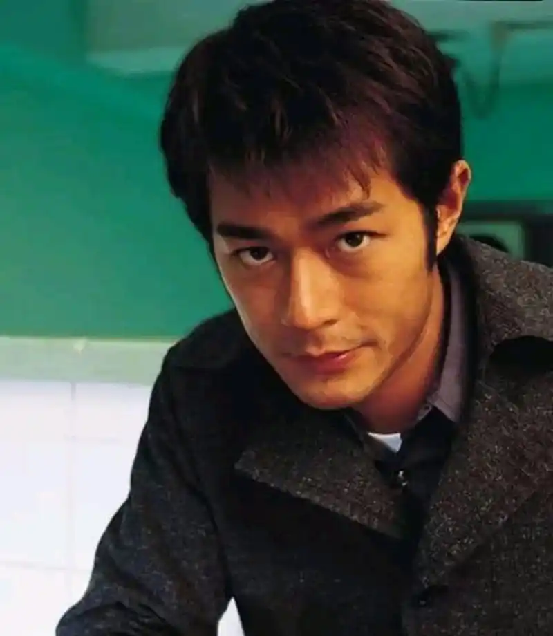 古天乐年轻的时候颜值可以吊打现在的任何一个小鲜肉了!