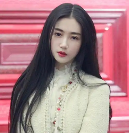 圆脸女生适合的中分长直发,直发图片,发型图片