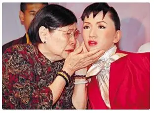 梅艳芳遗物为什么将拍卖梅艳芳内衣被