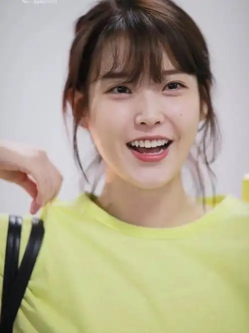 iu的脸在娱乐圈算是非常自然的了,给人的感觉又非常_圈子-新氧美容