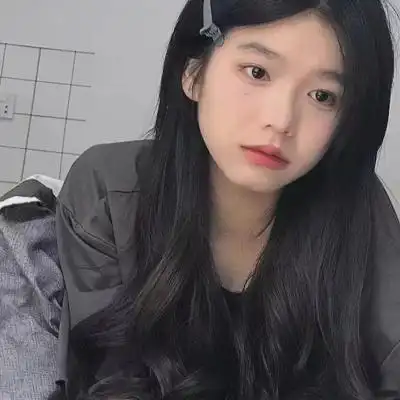 高冷好看的黑色系女生真人头像图片