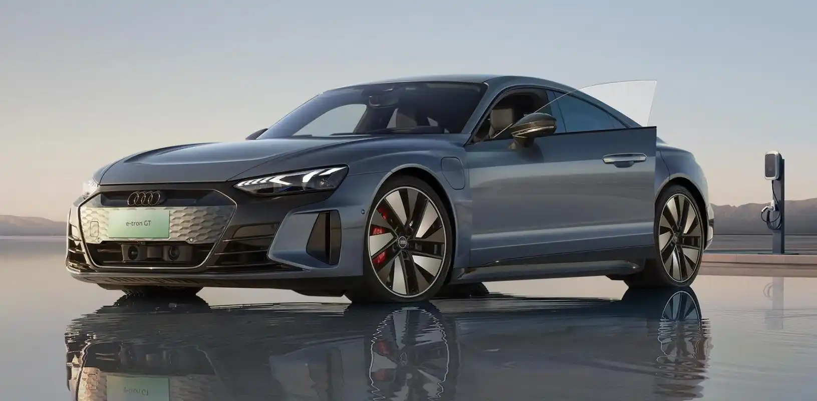 奥迪e-tron gt正式上市,起售99.98万