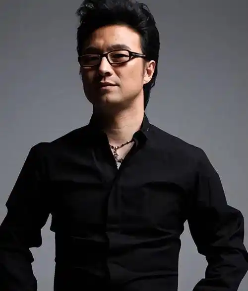 汪峰不怕没新欢,为了年轻的陈露,抛弃了40多岁的章子怡_感情_爱情