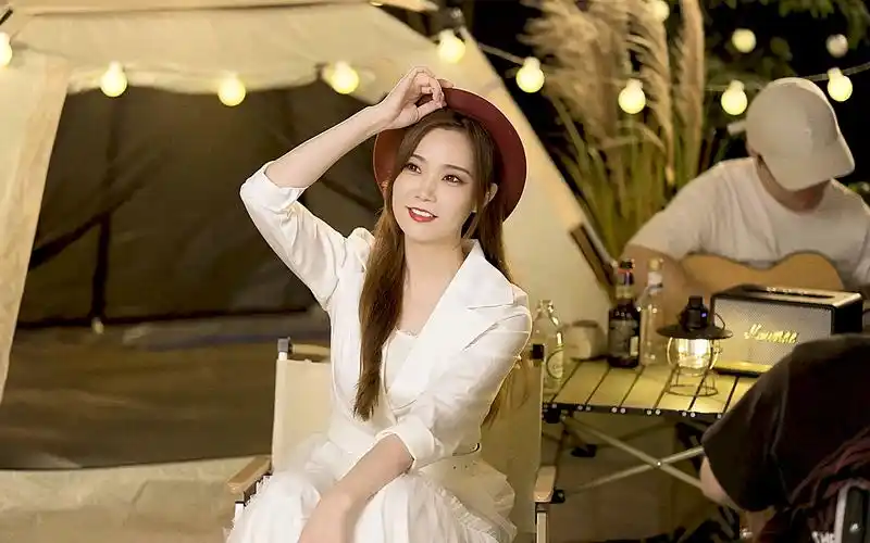 亮声open《开心四季》,希望你每个春夏秋冬,都能开心快乐!