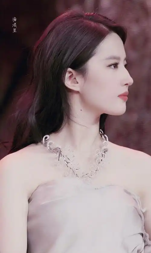 16岁刘亦菲旧照