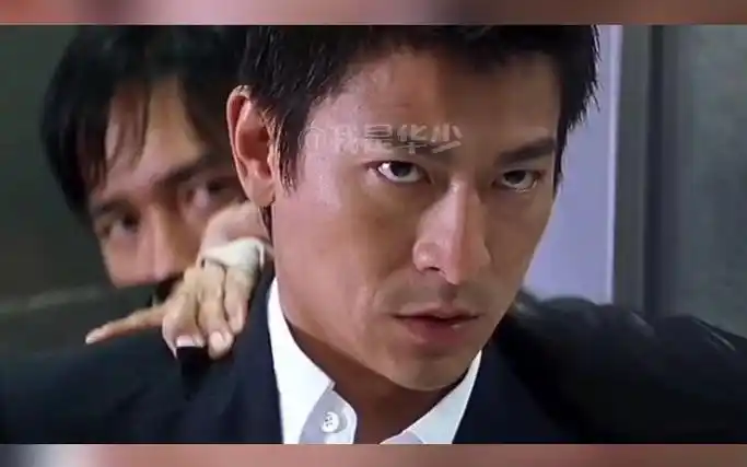 最经典的天台名场面,无间道华仔伟仔片段!