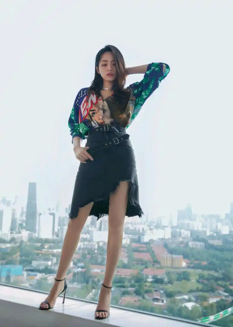 刘惜君精美壁纸:歌甜人美,清纯可人!