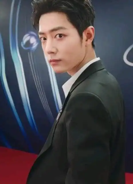 肖战:星光璀璨,最闪烁的星,慢回放的动作,这回眸一笑,心动了