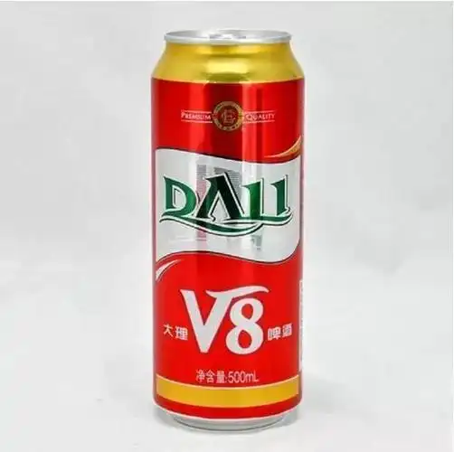 吃饭,天虽然不热,但酸辣爽口的海稍鱼还是让自己要了罐装的大理啤酒v8