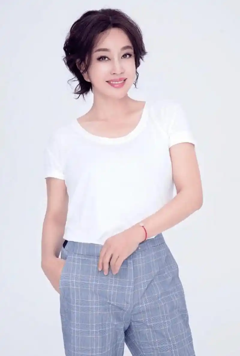 "不老女神"刘晓庆自爆监狱生活:每天洗个冷水澡……众所周知,在她事业