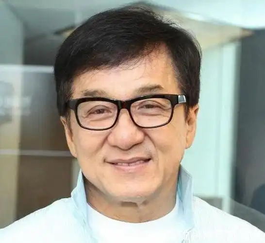 美国人曾问成龙香港是日本的哪个岛成龙脱口而出6个字