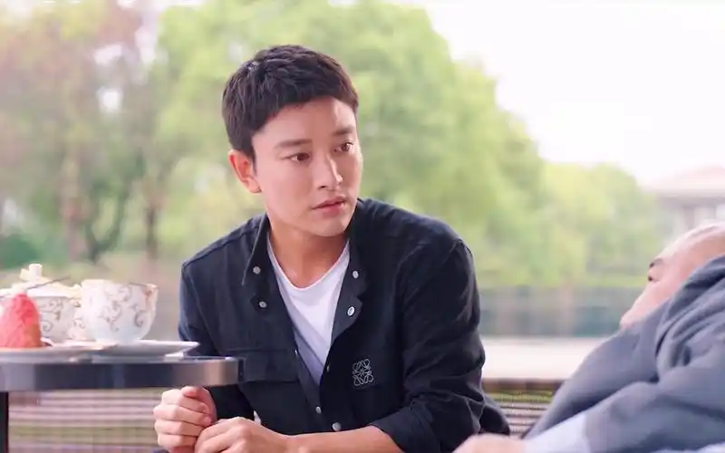 贾乃亮遭前女友百般刁难,仅用一招轻松搞定,网友直呼情场高手!