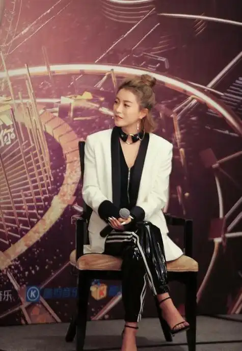 回顾李嘉格:好声音没夺冠,却嫁给爱奇艺总裁,34岁妥妥人生赢家