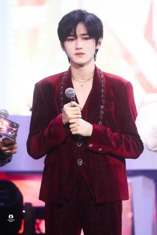 宋亚轩少年onfire第二季第一次公演舞台高清照片|小宋老师太鲨我了
