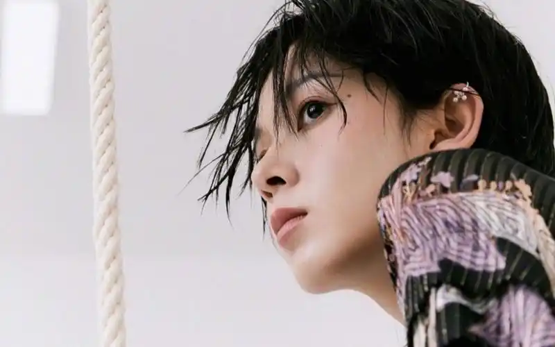 陈瑶短发造型御姐甜酷风写真图片