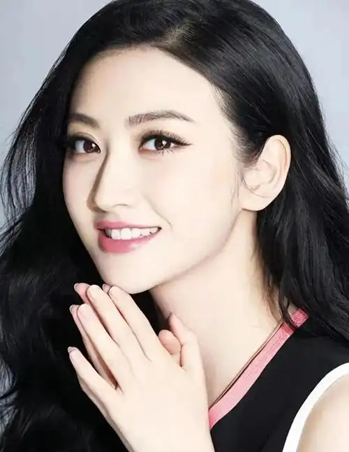 哎呀,各位小伙伴们,今天要说的是娱乐圈的一位炙手可热的女神,景甜!