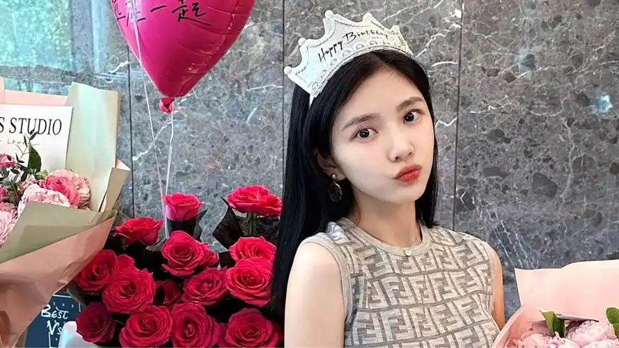 杜淳老婆王灿庆生秀幸福,被嘲二婚嫁一婚,霸气回怼获网友力挺