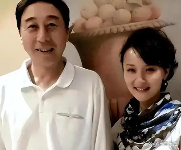 原来她是冯巩的妻子,难怪大红大紫