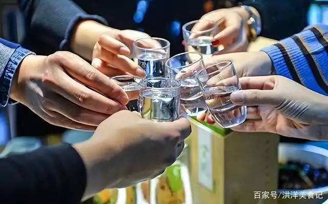 给领导敬酒时,建议:牢记这5套话术,定会让全桌人对你刮目相看