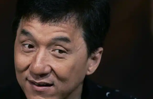 成龙电影中的造型为何都是长发网友猜测有三个原因